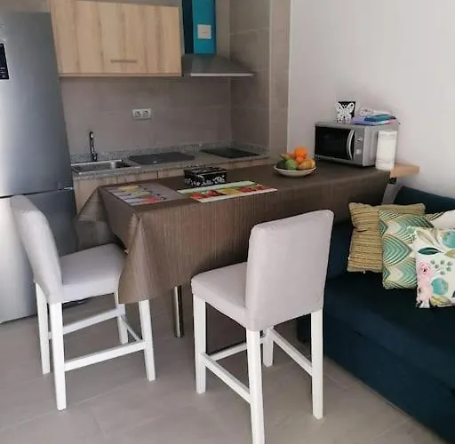 Quiet & Bright Apartment With Private Garden